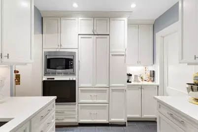180 Commonwealth Ave #7, Boston, MA 02116 - Photo 7