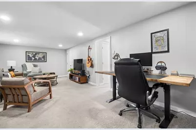 6 Glen Road, Peabody, MA 01960 - Photo 33