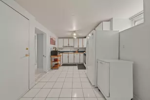 25 Pinedale Rd, Boston, MA 02131 - Photo 11