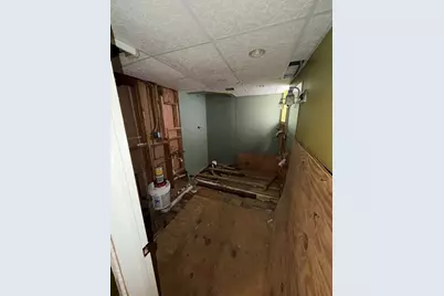496 Tucker St, Fall River, MA 02721 - Photo 13