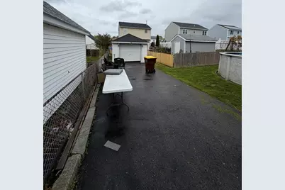 496 Tucker St, Fall River, MA 02721 - Photo 17