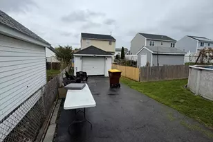 496 Tucker St, Fall River, MA 02721 - Photo 17