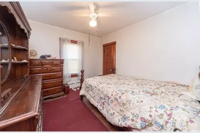 18 Pearl St, Webster, MA 01570 - Photo 11