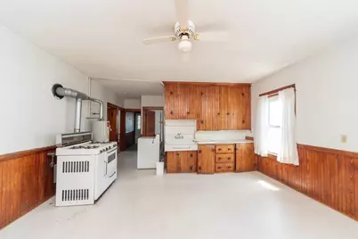 18 Pearl St, Webster, MA 01570 - Photo 25