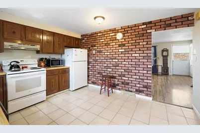 32 Yorktown Ct #32, Chicopee, MA 01020 - Photo 9