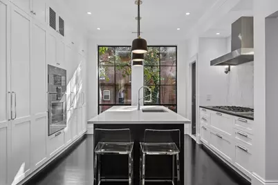 28 Lawrence St, Boston, MA 02116 - Photo 5