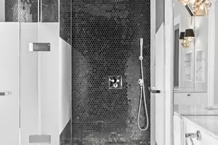 28 Lawrence St, Boston, MA 02116 - Photo 15