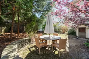 121 Thorndike St, Brookline, MA 02446 - Photo 37