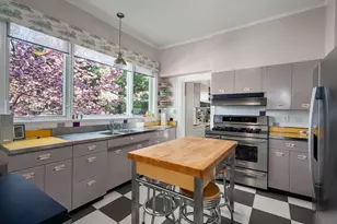 121 Thorndike St, Brookline, MA 02446 - Photo 19