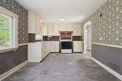 2 Perham St, Bedford, MA 01730 - Photo 13