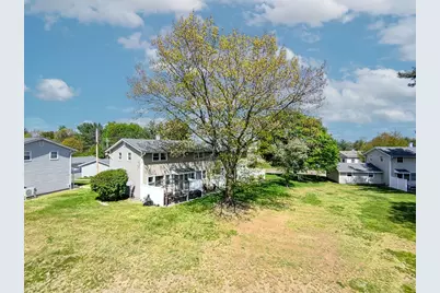 68 Honeysuckle Dr #68, Chicopee, MA 01022 - Photo 3