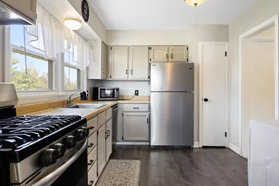 68 Honeysuckle Dr #68, Chicopee, MA 01022 - Photo 11