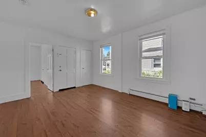 88 Tyler St, Springfield, MA 01109 - Photo 9