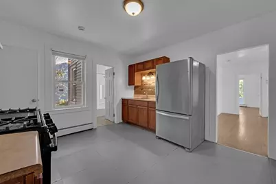 88 Tyler St, Springfield, MA 01109 - Photo 11