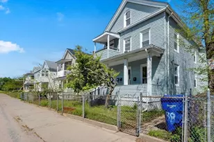 88 Tyler St, Springfield, MA 01109 - Photo 1