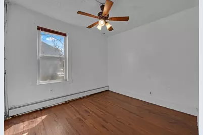 88 Tyler St, Springfield, MA 01109 - Photo 5