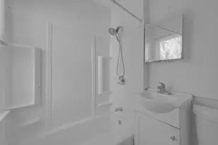 88 Tyler St, Springfield, MA 01109 - Photo 15