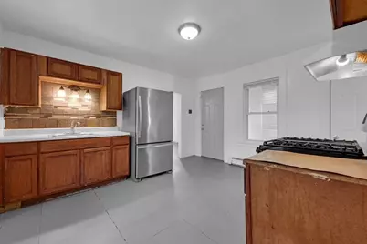 88 Tyler St, Springfield, MA 01109 - Photo 13