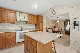 121 Wood St, Fall River, MA 02721 - Photo 17