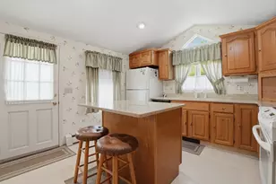 121 Wood St, Fall River, MA 02721 - Photo 19