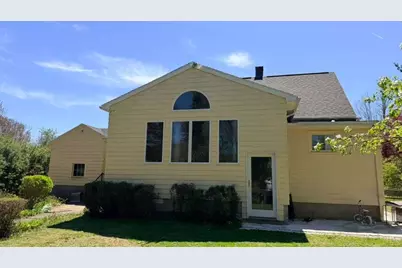 1206 Old North St, Somerset, MA 02726 - Photo 3