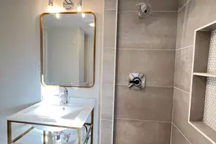 27 Barry St, Boston, MA 02129 - Photo 11