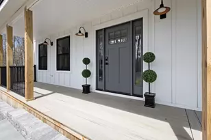 130 S E Main St, Douglas, MA 01516 - Photo 3
