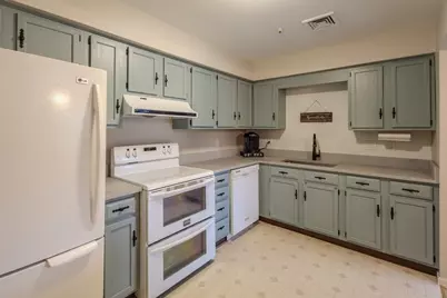 19 Rainbow Pond Dr #B2, Walpole, MA 02081 - Photo 9