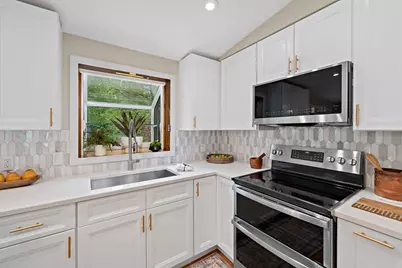 68 Dothan St, Arlington, MA 02474 - Photo 9