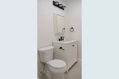 10 Banks St, Brockton, MA 02302 - Photo 17
