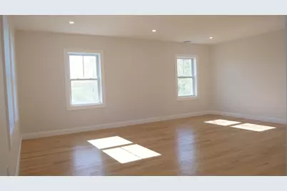 10 Banks St, Brockton, MA 02302 - Photo 13