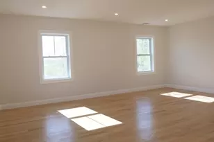 10 Banks St, Brockton, MA 02302 - Photo 13