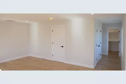 10 Banks St, Brockton, MA 02302 - Photo 9