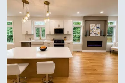 10 Banks St, Brockton, MA 02302 - Photo 3