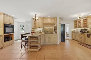 64 Eastwood Rd, Shrewsbury, MA 01545 - Photo 5