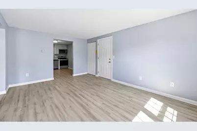 8 Maple Crest Cir #C, Holyoke, MA 01040 - Photo 17