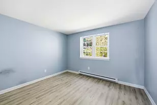 8 Maple Crest Cir, Holyoke, MA 01040 - Photo 7