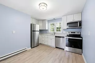 8 Maple Crest Cir, Holyoke, MA 01040 - Photo 11