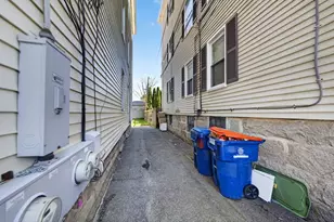 128 Mott St, New Bedford, MA 02744 - Photo 7