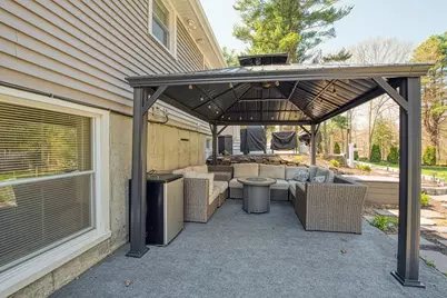 35 Pinecrest Dr, Taunton, MA 02780 - Photo 5