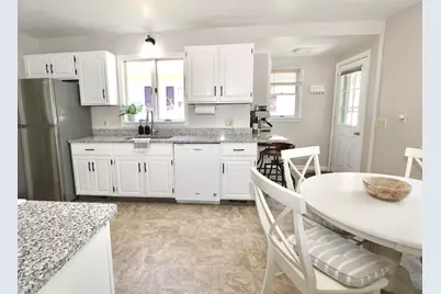 36 Rowena St, Worcester, MA 01606 - Photo 9