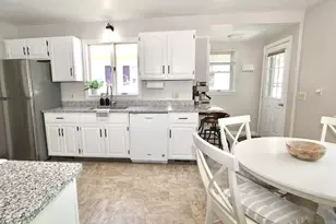 36 Rowena St, Worcester, MA 01606 - Photo 9