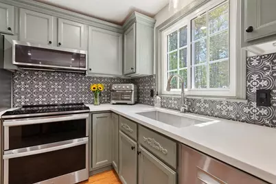 5 Spring St, Douglas, MA 01516 - Photo 9