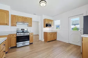 15 Grayson St, Boston, MA 02124 - Photo 5