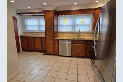 18-26 Bowen Street #1, Newton, MA 02459 - Photo 3