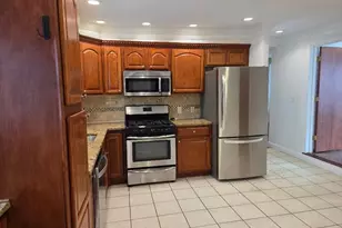 18-26 Bowen St, Newton, MA 02459 - Photo 5