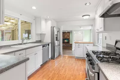 10 Glen Rd, Topsfield, MA 01983 - Photo 7