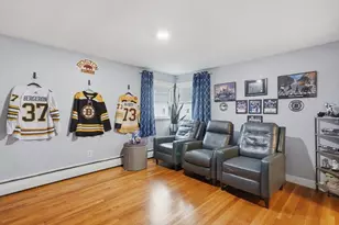 27 Pemberton St, Revere, MA 02151 - Photo 15
