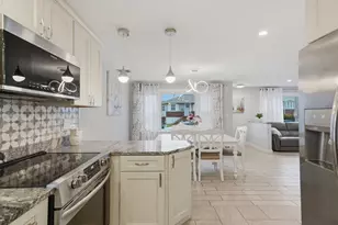 27 Pemberton St, Revere, MA 02151 - Photo 5