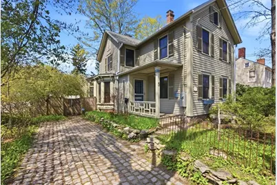5 Pickard St, Amesbury, MA 01913 - Photo 3